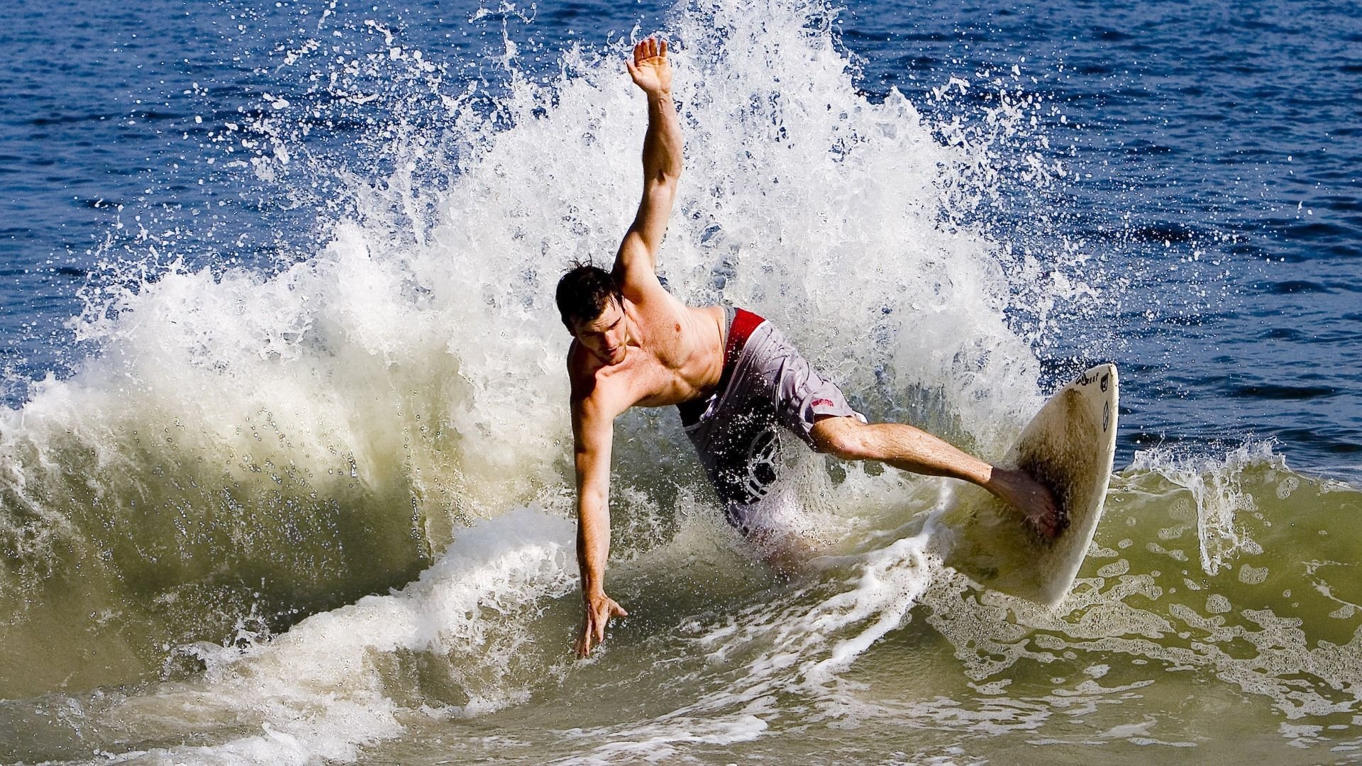 英格兰队在欧洲杯期间多名年轻球员崭露头角，欧洲杯英格兰的球员
