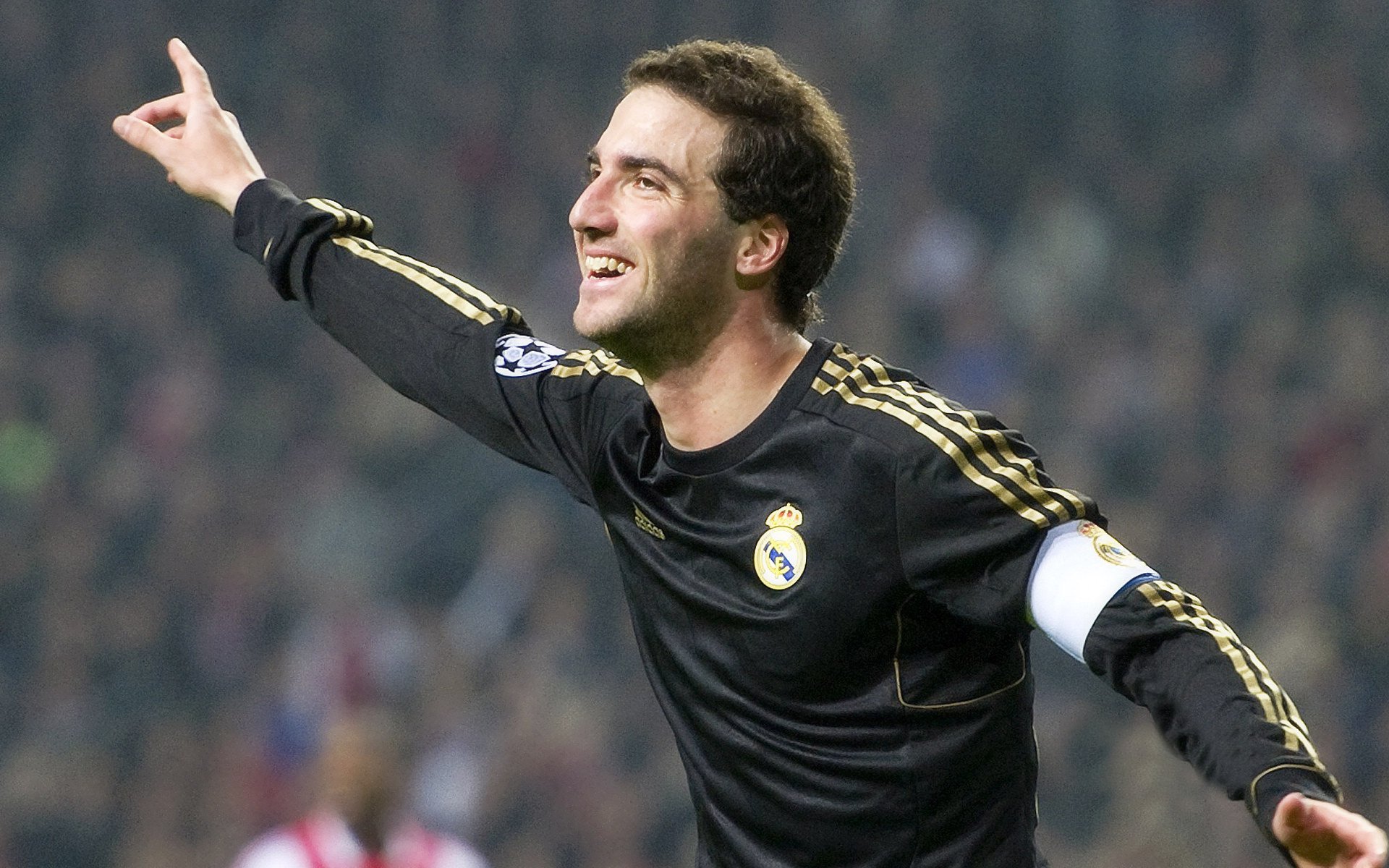 开云平台-《英雄联盟》青训营：电竞新星的摇篮与残酷竞争，英雄联盟 青训